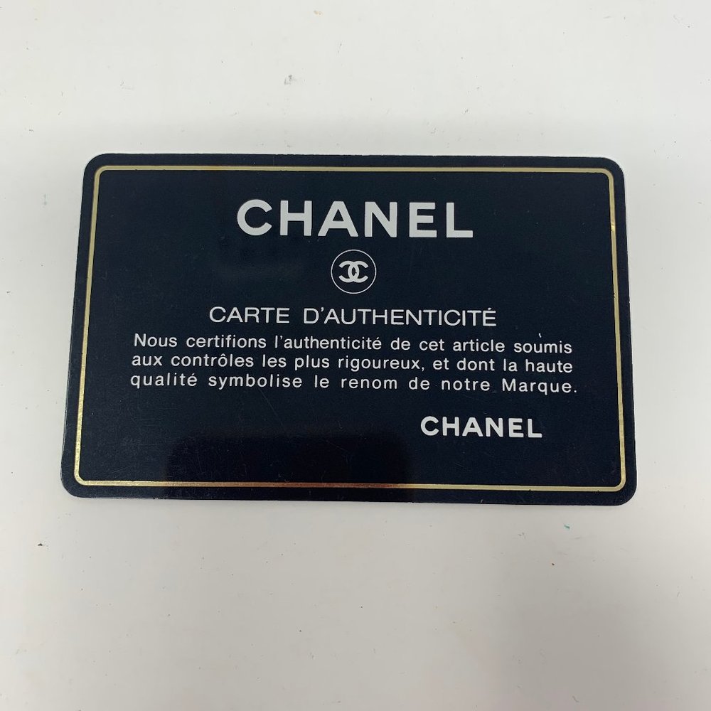 authentic Chanel Quilted  Leather CC Logo bag - Picture 11 of 16